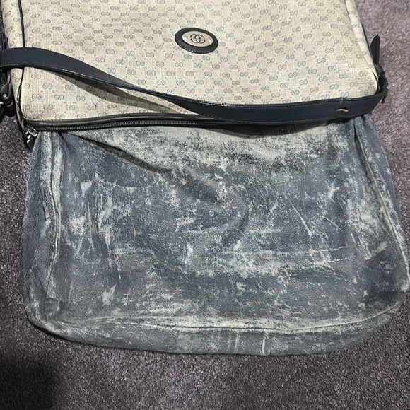 Project bag!!!Gucci Navy shoulder bag… Vintage!  12/2000!  PRICE DROP! - Picture 13 of 17